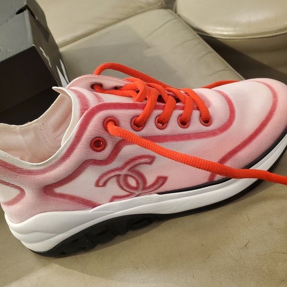 Authentic Chanel - Picture 2 of 2